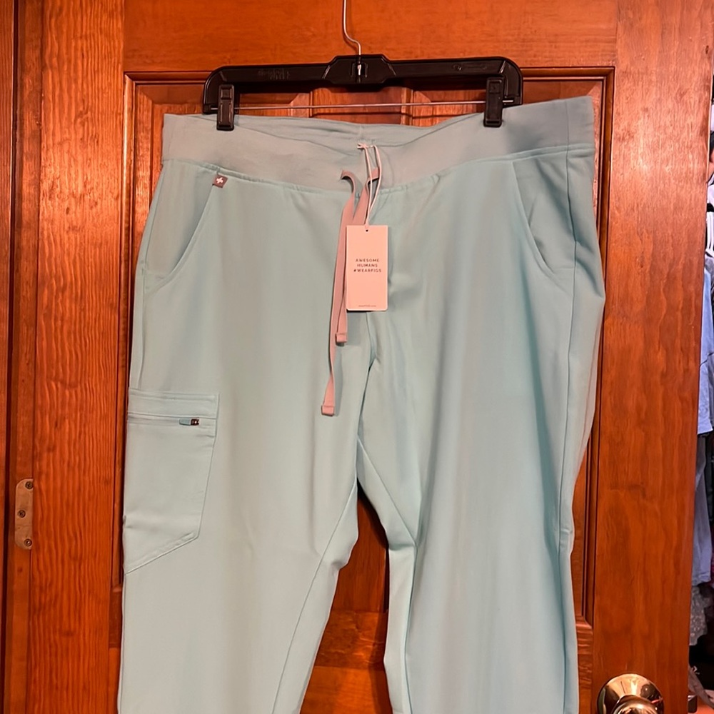 Brand new figs joggers XL